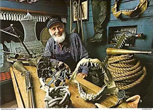 Ansichtskarte Deutschland - Hamburg - Käppen Lührs in der \"Oevelgönner Seekiste\" (443)