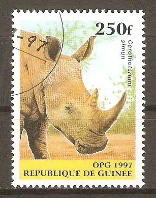 Briefmarke Guinea Mi.Nr. 1632 o Einheimische Tiere 1997 / Breitmaulnashorn #202414
