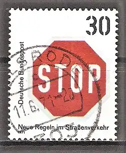 Briefmarke BRD Mi.Nr. 667 o Neue Regeln im Straßenverkehr 1971 / Halt! Vorfahrt gewähren