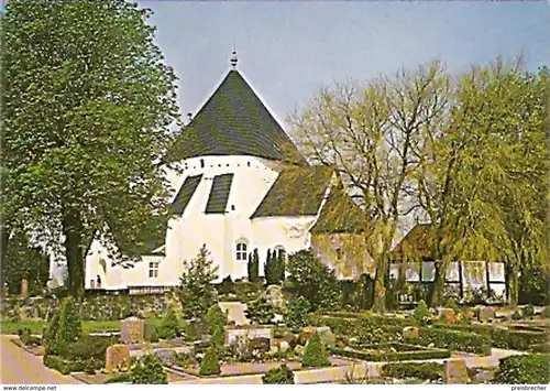 Ansichtskarte Dänemark - Bornholm / Osterlars Rundkirche mit Friedhof (382)