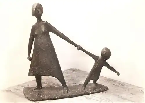 Ansichtskarte Deutschland - Stuttgart / Bronzeskulptur "Frau mit Kind" von Manfred Welzel (2519)