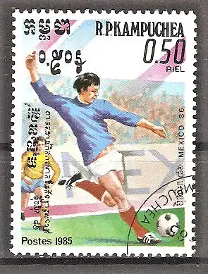 Briefmarke Kambodscha Mi.Nr. 633 o Fussball-Weltmeisterschaft Mexiko 1985 / Spielszene