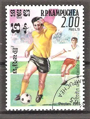 Briefmarke Kambodscha Mi.Nr. 637 o Fussball-Weltmeisterschaft Mexiko 1985 / Spielszene