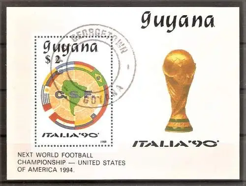 Briefmarke Guyana Block 50 o (Mi.Nr. 2499) Fussball-Weltmeisterschaft Italien 1990 / Emblem des südamerikanischen Fussballverbandes