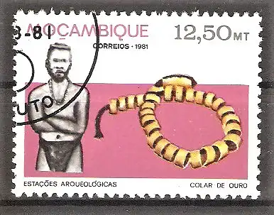 Briefmarke Mocambique Mi.Nr. 844 o Archäologische Ausgrabungen 1981 / Goldkette
