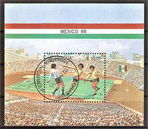 Briefmarke Nicaragua Mi.Nr. 2560 o / Block 162 o Fussball-Weltmeisterschaft Mexiko 1986 / Spielszene