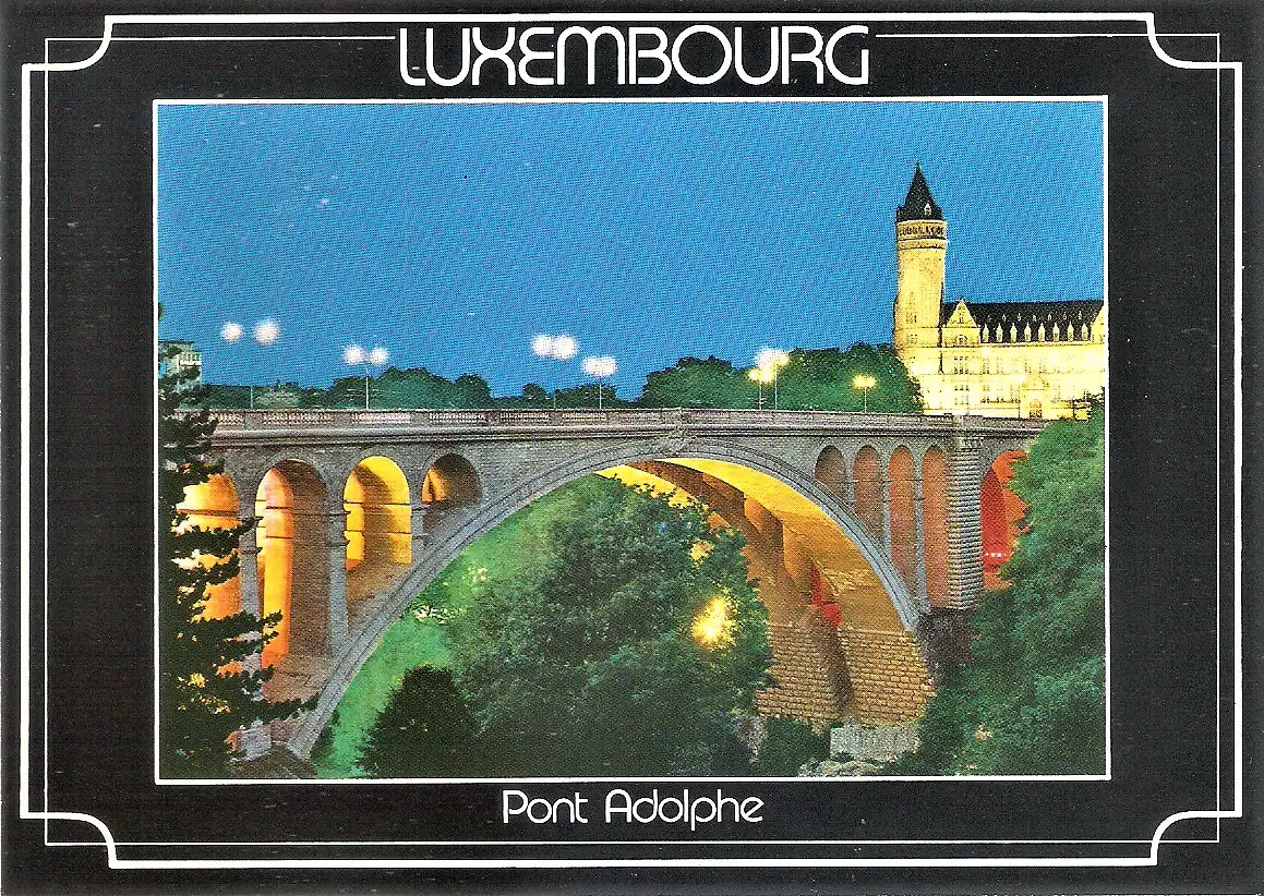 Ansichtskarte Luxemburg - Luxemburg bei Nacht / Pont Adolphe et Caisse d'Epargne (2030)