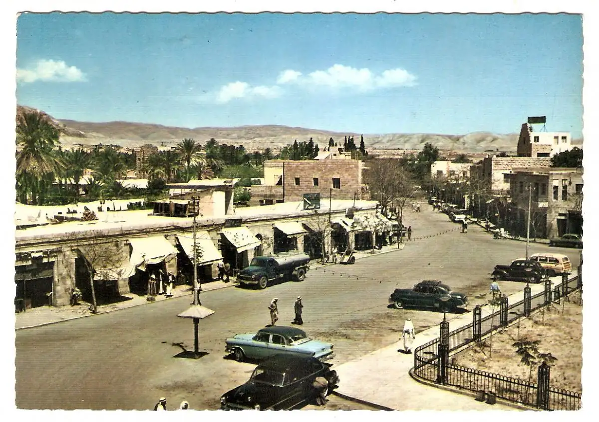 Ansichtskarte Israel - Jericho / Straßenansicht mit Arabern, Tankwagen und Oldtimern (2143)