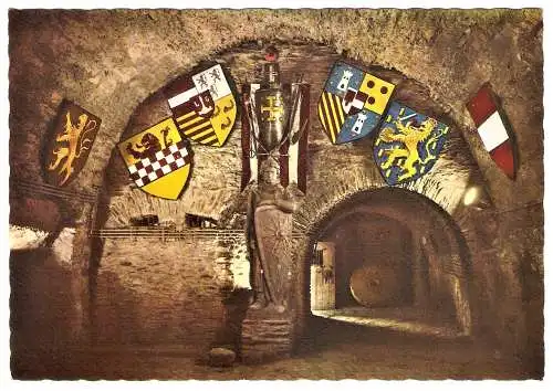 Ansichtskarte Belgien - Bouillon / Burg Bouillon - Gewölbe mit Ritter und Wappen (1446)