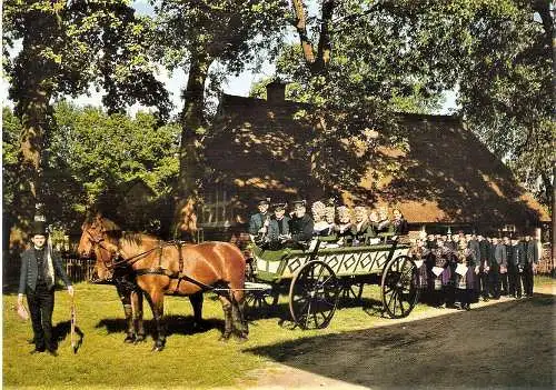 Ansichtskarte Deutschland - Scheeßel / Alte Volkstracht in Scheeßel - Brautwagen mit Hochzeitszug (1693)