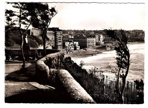 Ansichtskarte Frankreich - Biarritz / La plage et l'Hôtel Miramar (2505)