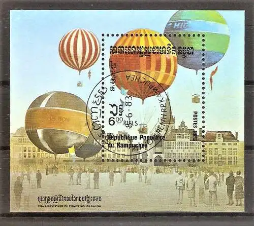 Briefmarke Kambodscha Block 131 o (Mi.Nr. 495) 200 Jahre Luftfahrt 1983 / Ballons über Altstadt
