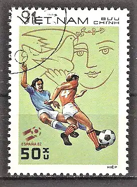 Briefmarke Vietnam Mi.Nr. 1250 o Fussball-Weltmeisterschaft Spanien 1982 / Spielszene