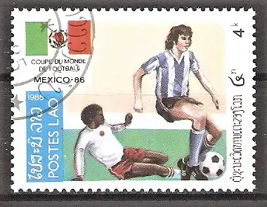 Briefmarke Laos Mi.Nr. 817 o Fussball-Weltmeisterschaft Mexiko 1986 / Spielszene