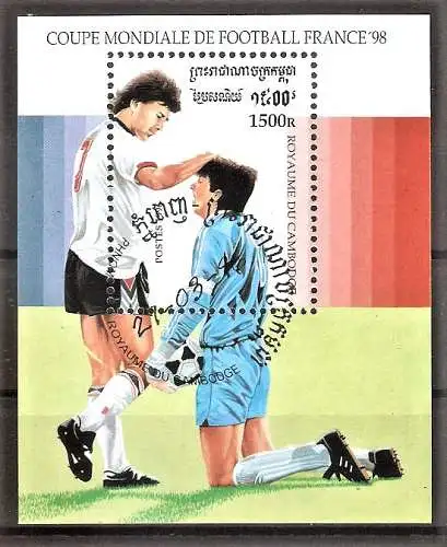 Briefmarke Kambodscha Block 218 o (Mi.Nr. 1581 o) Fussball-Weltmeisterschaft Frankreich 1998 / Spieler und Torwart
