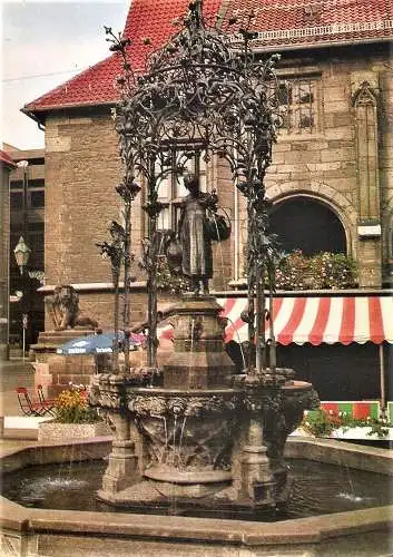 Ansichtskarte Deutschland - Göttingen / Gänselieselbrunnen vor dem Rathaus (2420)