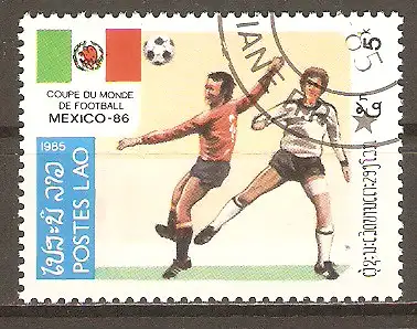 Briefmarke Laos Mi.Nr. 818 o Fussball-Weltmeisterschaft Mexiko 1986 / Spielszenen #