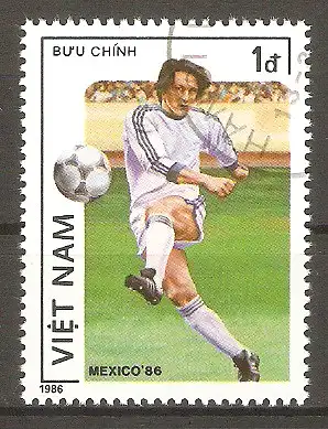 Briefmarke Vietnam Mi.Nr. 1664 o Fussball-Weltmeisterschaft Mexiko 1986 / Fussballspieler #