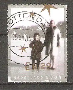 Briefmarke Niederlande Mi.Nr. 2267 o Dezembermarken 2004 / Mädchen und Frau auf dem Eis #