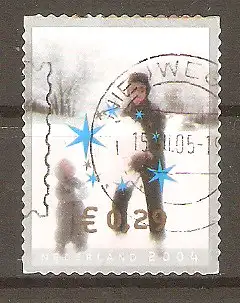 Briefmarke Niederlande Mi.Nr. 2270 o Dezembermarken 2004 / Kleinkind und Mann mit Schneekugel #