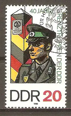 Briefmarke DDR Mi.Nr. 3048 o 40 Jahre Grenztruppen 1986 / Soldat der Grenztruppen vor Grenzpfahl #