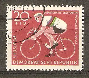 Briefmarke DDR Mi.Nr. 779 o Radweltmeisterschaften in Leipzig, Chemnitz (Karl-Marx-Stadt) und Hohenstein-Ernstthal 1960 / Radrennfahrer im Weltmeister-Trikot #