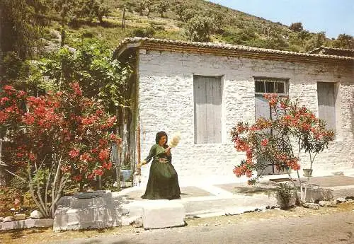 Ansichtskarte Griechenland - Griechisches Dorf - Spinnerin in Tracht (2893)