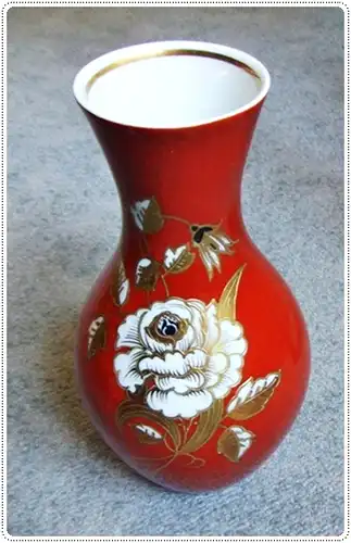 Vase mit Goldrelief aus Lichte-Wallendorf