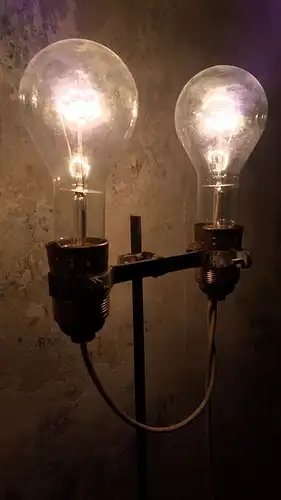 Handgefertigte Stehlampen im Industrial Design, 150-155cm hoch, funktionstüchtige Unikate.