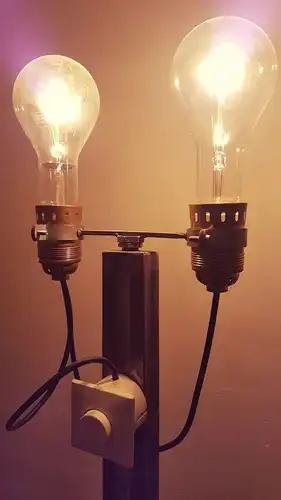 Handgefertigte Stehlampen im Industrial Design, 150-155cm hoch, funktionstüchtige Unikate.