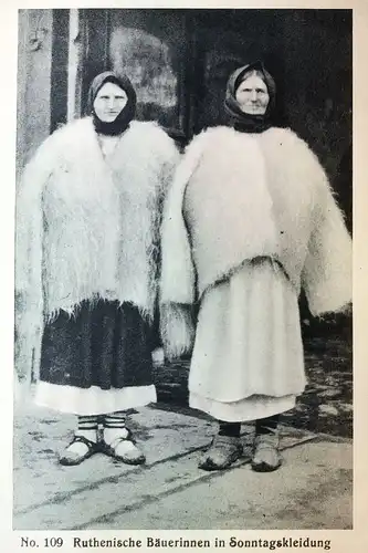 AK Ruthenische Bäuerinnen in Sonntagskleidung