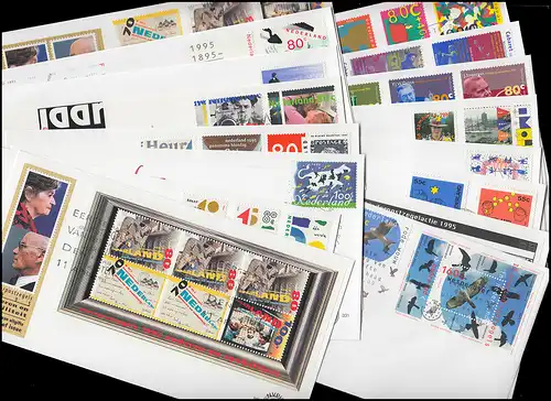 1531-1562 Pays-Bas 1995 à 16 FDC, numéro NVPH 331-44 avec Bl.43-45