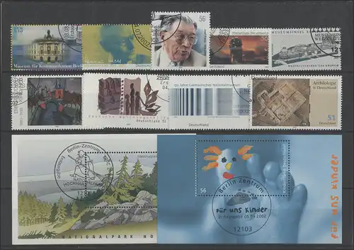 Signes de valeur postale spéciaux du IIIe trimestre 2002 avec cachet spécial de premier jour