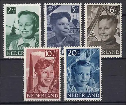 575-579 Wohn Voor het Kind 1951, set post-freeich **