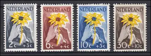 521-524 Bien-être Croix-Rouge Aide de l'Inde 1949, ensemble frais de port **