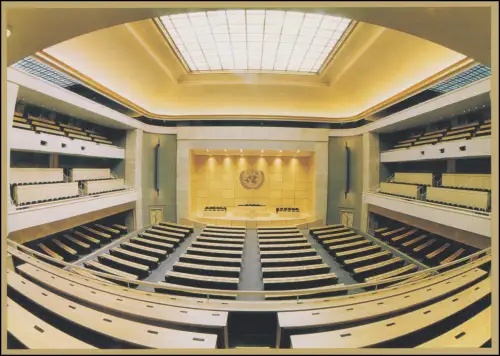 Nations unies Genève Carte postale P 16 Salle de réunion 0,70 + 0,15 francs 2004, ET-O 21.9.2004