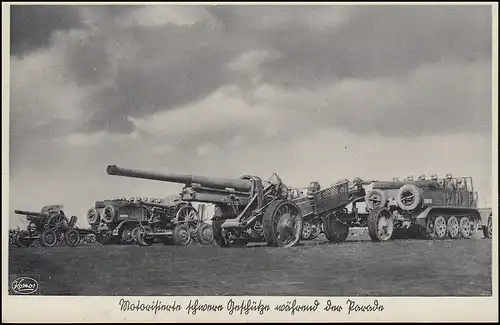 AK Notre armée: canons lourds motorisés pendant la défilé MURNU 26.5.39
