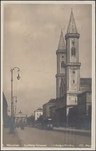 99 Vue d'affaires en couple sur AK Ludwig-Straße et l'église de Ludigs MUNICH 10.8.22