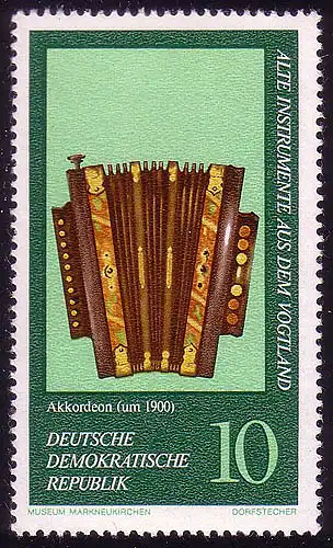 2224 Instruments de musique anciens 10 Pf Accordéon **