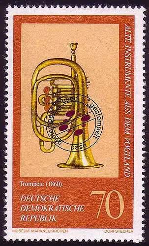 2228 Instruments de musique anciens 70 Pf Trompette O