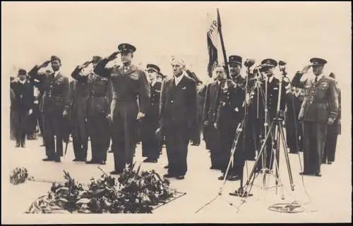 Photo AK General Eisenhower sur la tombe du soldat inconnu, inutilisé **