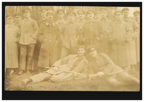 Photo AK Photo de groupe avec ambulancier, BS Lhospitalt Schladern, DENKLINGEN 19.11.16