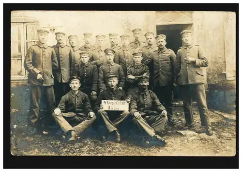 Photo AK Photo de groupe 4. Caporalian 3. Compagnie, comme poste de terrain 26.10.1916