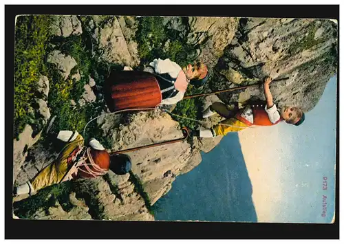 Schweiz Kinder-Ansichtskarte: Der Aufstieg - Drei Kinder beim Bergsteigen, 1926