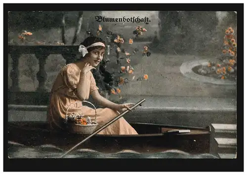 Message de fleurs d'amour-AK: Fille avec panier dans le bateau, SATTEIN 18.6.1920
