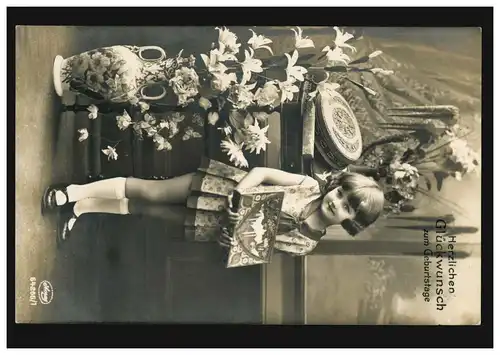 Foto-AK Kinder Geburtstag Mädchen mit Geschenken, Verlag Amag Kunst, APOLDA 1931