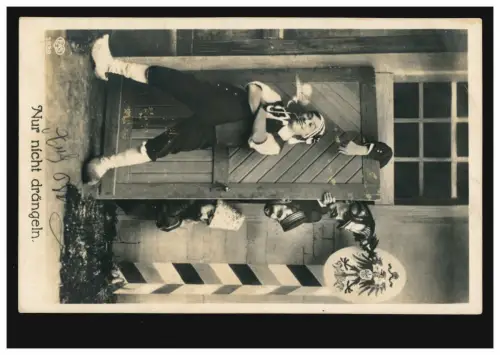 Humor-AK Nur nicht drängeln! Feldpost per Bahnpost MAGDEBURG-LEIPZIG 1914