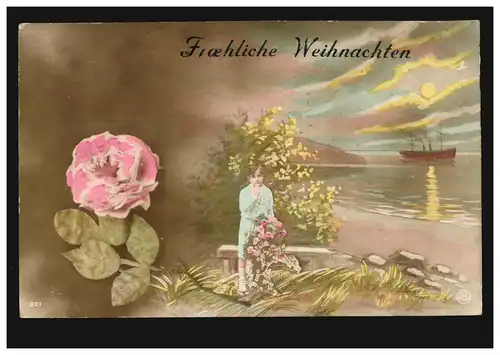 AK Weihnachten Kind mit Blumen am Meer mit Schiff, Feldpost 77 - 24.12.1914