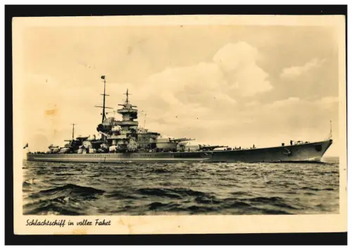 Foto-AK Kriegsschiffe: Schlachtschiff der Deutschen Kriegsmarine in voller Fahrt