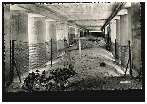 Foto-AK Verdun-Douaumont: Innenansicht des Baionnetgrabens, ungebraucht, um 1960